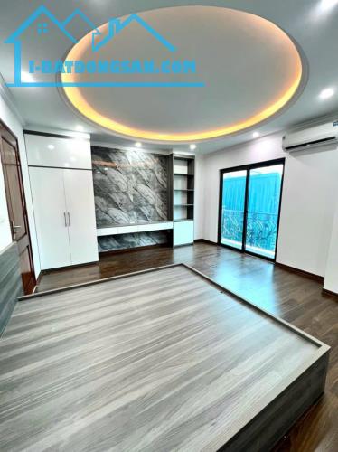 Bán nhà đơn lập Hoài Đức 36m2*7T. View KĐT. Gần đường 32. Thang máy lắp sẵn. Đường Ôtô tải