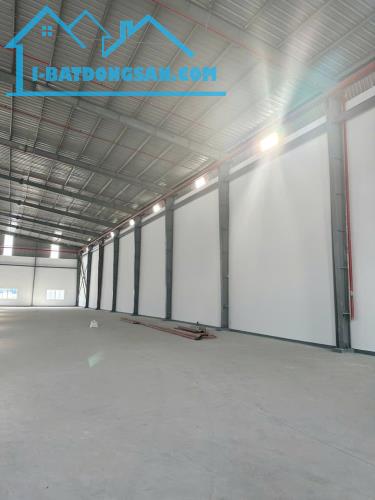 Cho thuê 2000m2 Kho Xưởng Tân Uyên PCCC tự động Gía : 135 triệu/tháng - 2