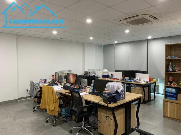 Bán tòa VP cạnh Vinhomes Long Biên, 1 hầm 6 nổi, MT25m - cho thuê 180tr/th. Giá hơn 40 tỷ - 2