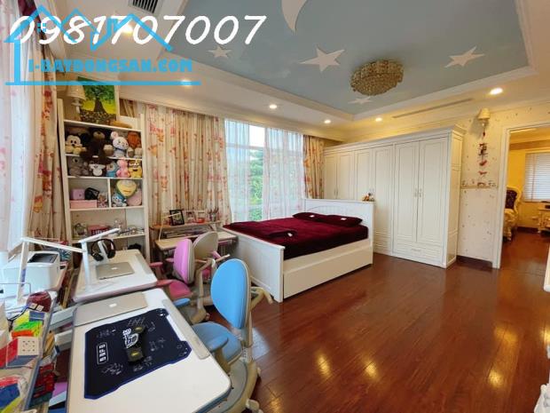 Bán tòa VP cạnh Vinhomes Long Biên, 1 hầm 6 nổi, MT25m - cho thuê 180tr/th. Giá hơn 40 tỷ - 5