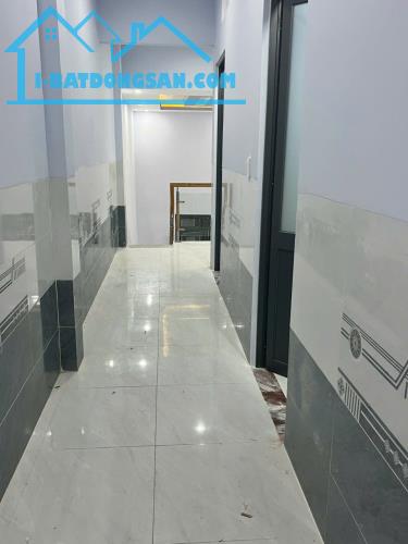 Nhà đẹp như hình, giá tốt, chỉ 1.150ty, 1 trệt, 1lững, 3PN, 2WC, đường xh, gần Chợ - 3