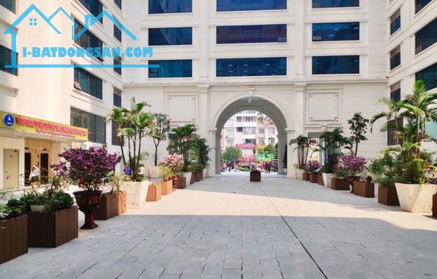 Central Field Trung Kính, Cầu Giấy cho thuê 1000m2 văn phòng (chia lẻ) bao gồm nội thất