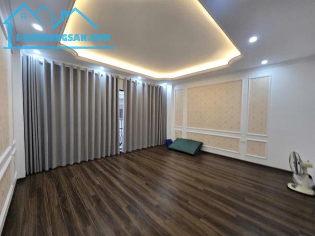 Nhà mới thang máy 30m2 phố an dương vương giá 5.8 tỷ có thương lượng - 2