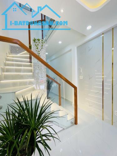 Kẹt Tiền bán gấp nhà Quận 12, DTSD 120M2, đúc BTTCT kiên cố - Giá 2 tỷ 5 - 1