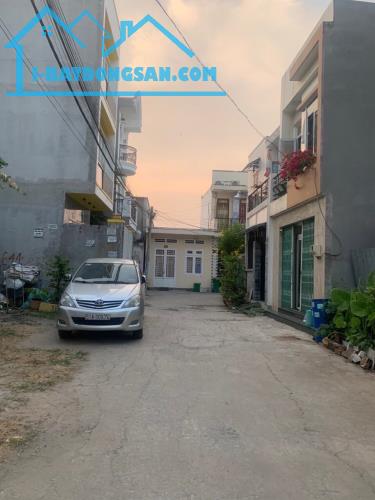 Nhà mới ở ngay BTCT, HXH, dt 54.6m2 x 3t, Lã Xuân Oai.