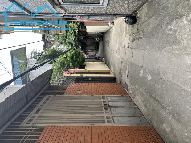 Bán nhà Định Công, 45m2, MT4.2, cách phố 20m, xây dựng cực tốt, ở sướng, giá 8.8 tỷ. - 1