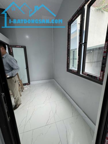 NHÀ PHỐ DƯƠNG VĂN BÉ, HBT CÁCH PHỐ 50M - NGÕ RỘNG THOÁNG - LÔ GÓC 3 THOÁNG CHỈ 2.5 TỶ - 1