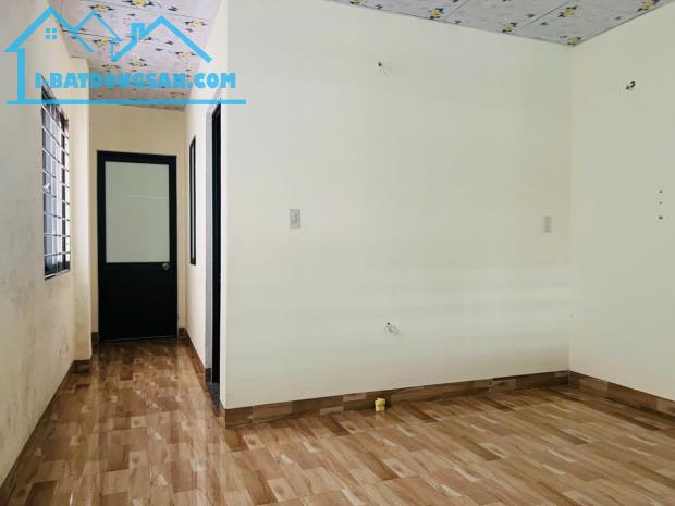 Nhà gác lững 3PN, 70m2, Đường Khúc Thừa Dụ, sổ hồng chính chủ, giá siêu hời - 1