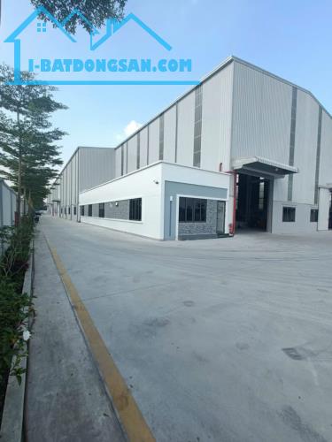 Cho thuê nhà xưởng tại Hưng Yên
- Diện tích 2600m2, 3300m2, 4200m2
- Nhà xưởng xây dựng