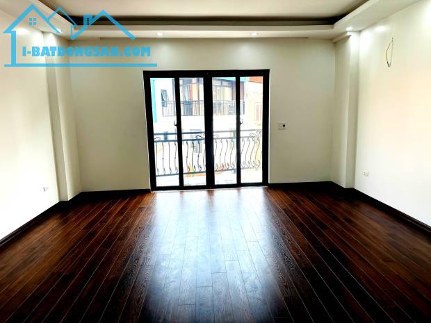 Nhà Đẹp, Gần Hồ, Phố Trần Hữu Tước, Đống Đa, 8 Tầng Thang Máy, MT 5m, Nhỉnh 13Tỷ. - 2