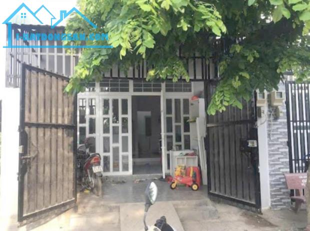 Bán Đất - Tặng Nhà C4(67m2) - 5Tr/Th, Kế Bên Vinhomes - Quận 9. Giá 4.0X Tỷ