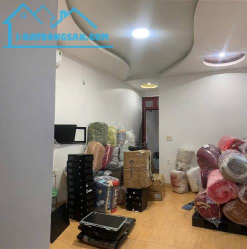 Bán gấp nhà 2,5 tầng  mặt đường phương lưu , vạn Mỹ, ngô quyền. HP. 4,98tỷ. 56m2. Đường 10 - 2
