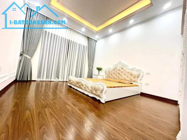 SIÊU PHẨM. Ở Ngay kđt Ngô Thì Nhậm, 55m2, 5 TẦNG, giá 14 tỷ. THANG MÁY - GARA - VỈA HÈ 5M