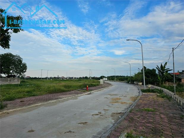 Đất Biệt Thự Đấu Giá 243m2 tại Tân Trung Chùa- Hiền Ninh- Sóc Sơn. Lô Góc, Đường Thông,