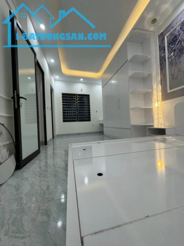 CC bán nhà tổ 15 Yên Nghĩa. 4 tầng (33m²), giá 3.3 tỷ. 50m ra đường ô tô. Lh 0966929600 - 3