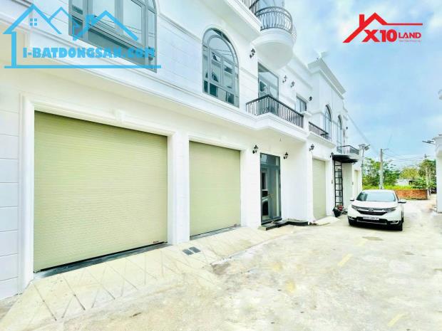 Bán nhà 3 tầng Mới 180m2 Full thổ cư, Trảng Dài Biên Hòa. Giá chỉ: 3,260tỷ - 2