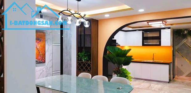 SIÊU PHẨM 3 TẦNG (4 x 15) - TẶNG SÂN ĐẬU XE 16 CHỖ - PHẠM VĂN CHIÊU - GV. - 4