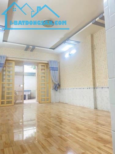 BÌNH TÂN NGAY CHỢ GÒ XOÀI - 40M2 - 2 TẦNG MỚI ĐẸP - HẺM XE HƠI GẦN MẶT TIỀN CHỈ HƠN 3 TỶ - 2