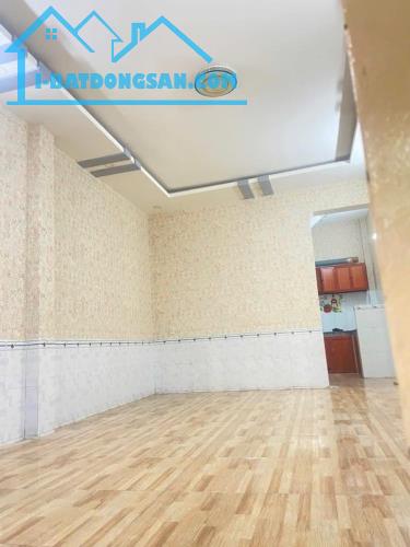 BÌNH TÂN NGAY CHỢ GÒ XOÀI - 40M2 - 2 TẦNG MỚI ĐẸP - HẺM XE HƠI GẦN MẶT TIỀN CHỈ HƠN 3 TỶ - 3