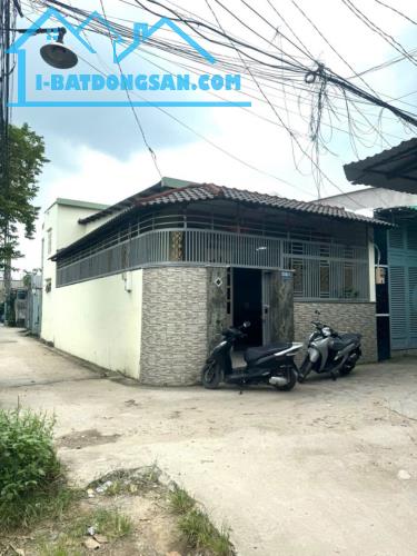 Đông Thạnh 3, Hóc Môn, DT: 6*14m, GIá 3.17 tỷ. Hẻm xe hơi, Gần sân banh.