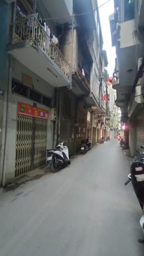 Bán nhà mặt ngõ Thịnh Hào 1, DT 27/30m, 5 tầng, MT 3m, giá 7.3 tỷ.