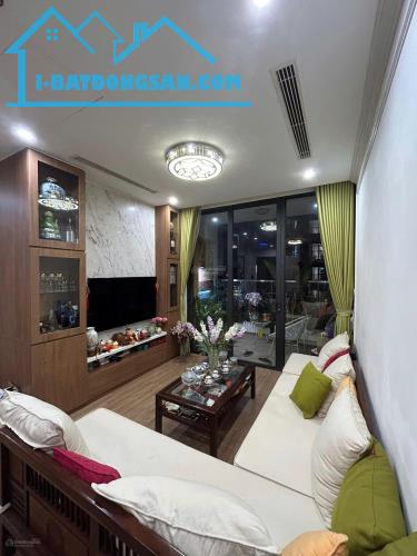 Bán căn hộ siêu đẹp full nội thất, DT 91m2, 3PN, 2WC tại chung cư Vinhomes SkyLake, view - 1