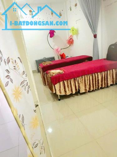 Sang mặt bằng VIP mặt tiền đường Nguyễn Việt Hồng, phường An Bình, quận Ninh Kiều