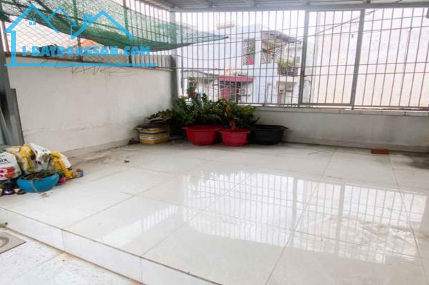 Bán nhà hẻm Lý Tuệ, Tân Phú, 5m x 11m, 55 m² gần mặt tiền, 3PN - Giá 4.1 tỷ TL - 2