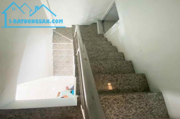 Bán nhà hẻm Lý Tuệ, Tân Phú, 5m x 11m, 55 m² gần mặt tiền, 3PN - Giá 4.1 tỷ TL - 1