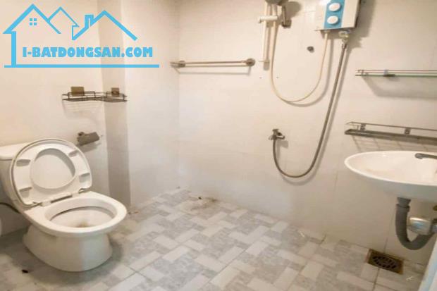 Bán nhà hẻm Lý Tuệ, Tân Phú, 5m x 11m, 55 m² gần mặt tiền, 3PN - Giá 4.1 tỷ TL