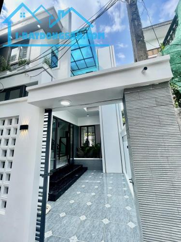 BÁN NHÀ SIÊU ĐẸP 2.1 TỶ 3 TẦNG 92M2 KHU VỰC GIẢI PHÓNG - TRẦN HUY LIỆU