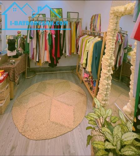 Vì gia đình chuyển vào Sg sống nên mình sang lại shop 76 Lê Đức Thọ - 4