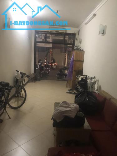 Bán nhà mặt phố Nguyễn Khuyến, DT 60m, 5 tầng, MT 3m, giá 21 tỷ.