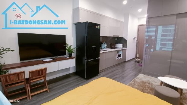 Bán căn hộ studio toà R102 Full đồ đẹp.Đang kinh doanh homestay Giá 1,85 tỷ có TL, LH: 083 - 1