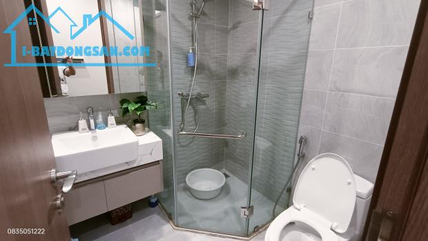 Bán căn hộ studio toà R102 Full đồ đẹp.Đang kinh doanh homestay Giá 1,85 tỷ có TL, LH: 083 - 4