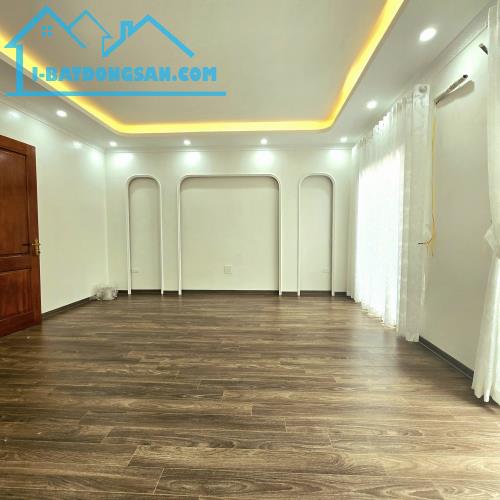 Bán Nhà Ngõ 38 Phố Xuân La 162/52,5m2 x 6 tầng thang máy, nhà mới kính koong, Chủ mới về