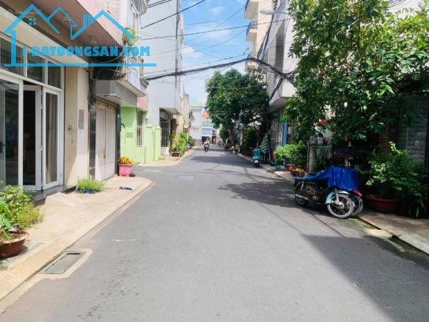 Quá rẻ - Đường nhựa 8m Hoàng Hoa Thám. DT: 5x22m (vuông vức).2 Tầng kiên cố. Giá 13.2 tỷ