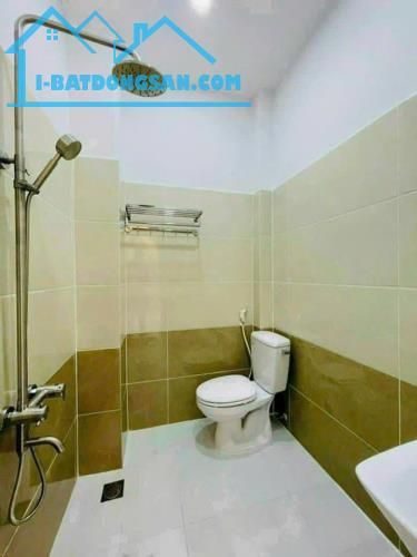 BÁN CĂN LẦU 5*25 SIÊU RỘNG ĐẸP. GẦN TRẠM THU PHÍ BỬU LONG. SỔ THỔ CƯ