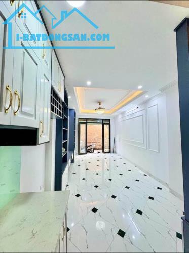 Bán nhà Kim Chung, Lai Xá 35M 5 Tầng, 4 phòng, 30m ô tô đỗ giá 3.9 tỷ - 1