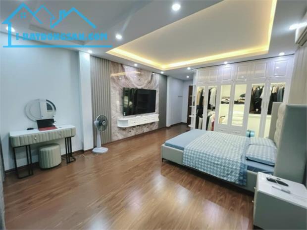 Bán nhà Quang Trung 60m2, 5 TẦNG, nhỉnh 13 tỷ. Ở NGAY - PHÂN LÔ VỈA HÈ - Ô TÔ TRÁNH - DÂN