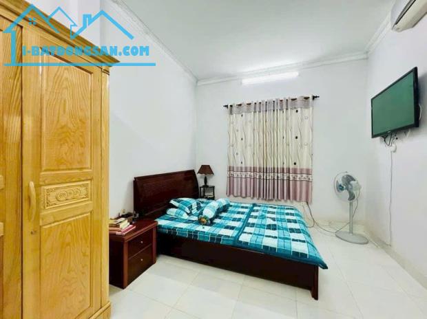 bán nhà mặt tiền 1 Trệt 1 Lầu trung tâm vũng tàu, đường Nguyễn An Ninh Dien tích T: 67m² - 3