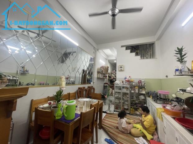 Gấp bán nhà 3 tầng, dt đất 70m2, chỉ 7.5 tỷ, gần Mt Lê Văn Việt, Q.9(cũ), Thủ Đức. - 5