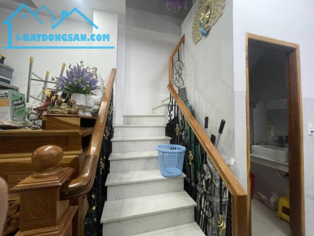Gấp bán nhà 3 tầng, dt đất 70m2, chỉ 7.5 tỷ, gần Mt Lê Văn Việt, Q.9(cũ), Thủ Đức. - 4