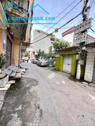 Bán nhà Tân Mai, diện tích 25m², ngõ rộng, ô tô tránh, nhà mới xây