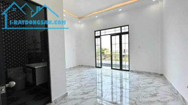 Nhà 1Trệt 1Lầu (122,9m2) Gần Chợ QUI ĐỨC 1Tỷ 220 Cần tìm chủ mới LH:0939218247 - 4