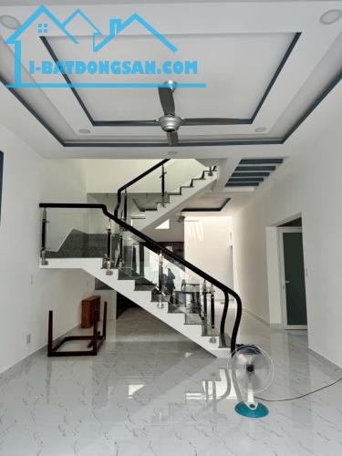 BÁN NHÀ 3 TẦNG HXH GẦN ĐƯỜNG NGUYỄN DUY TRINH, BÌNH TRƯNG TÂY, QUẬN 2 - 90M2 CHỈ 7,2 TỶ