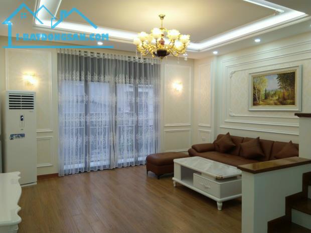 Bán nhà đường Lê Hồng Phong 42m2*5T thang máy, ô tô tránh 15m giá chỉ 10,5 tỷ!