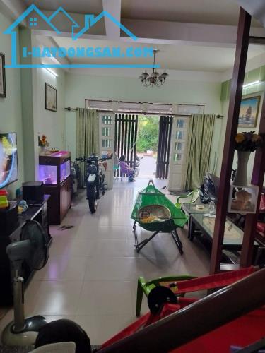 Mặt tiền viêw công viên đường D1 trãi nhựa 20m Phạm Hữu Lầu Phú Mỹ Q7 4 tầng 90m2 15.9tỷ - 2