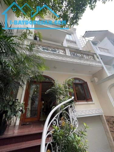 BIỆT THỰ TRUNG TÂM PN- P11- 233M- NỞ 11M- HẦM- SÂN VƯỜN...- 5X TỶ XÍU - 5