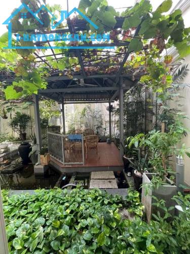 BIỆT THỰ TRUNG TÂM PN- P11- 233M- NỞ 11M- HẦM- SÂN VƯỜN...- 5X TỶ XÍU - 4